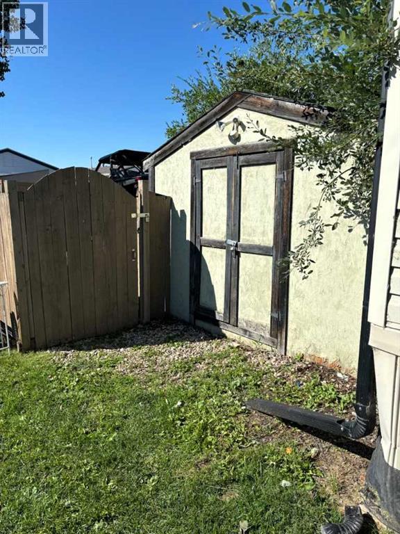 8803 86 Avenue - Photo 32