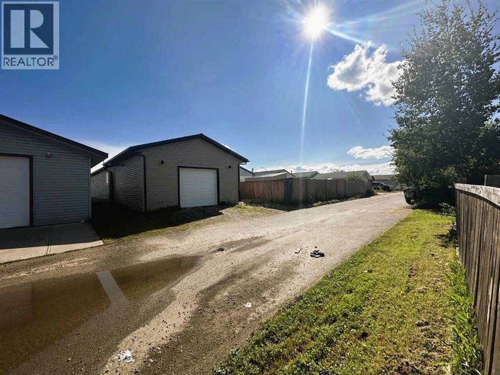8803 86 Avenue - Photo 34
