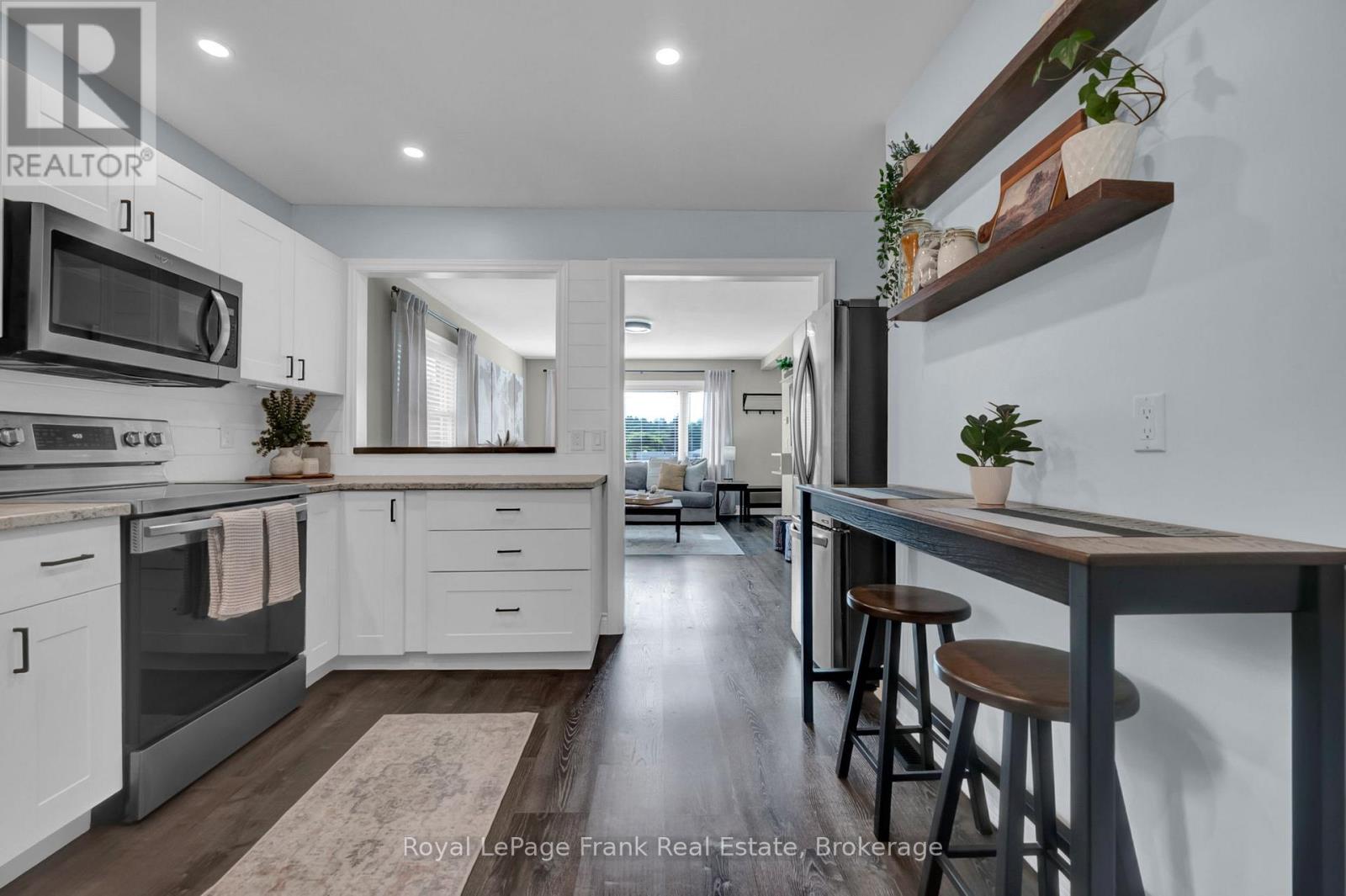 3461 BURNHAM STREET N - Image 16