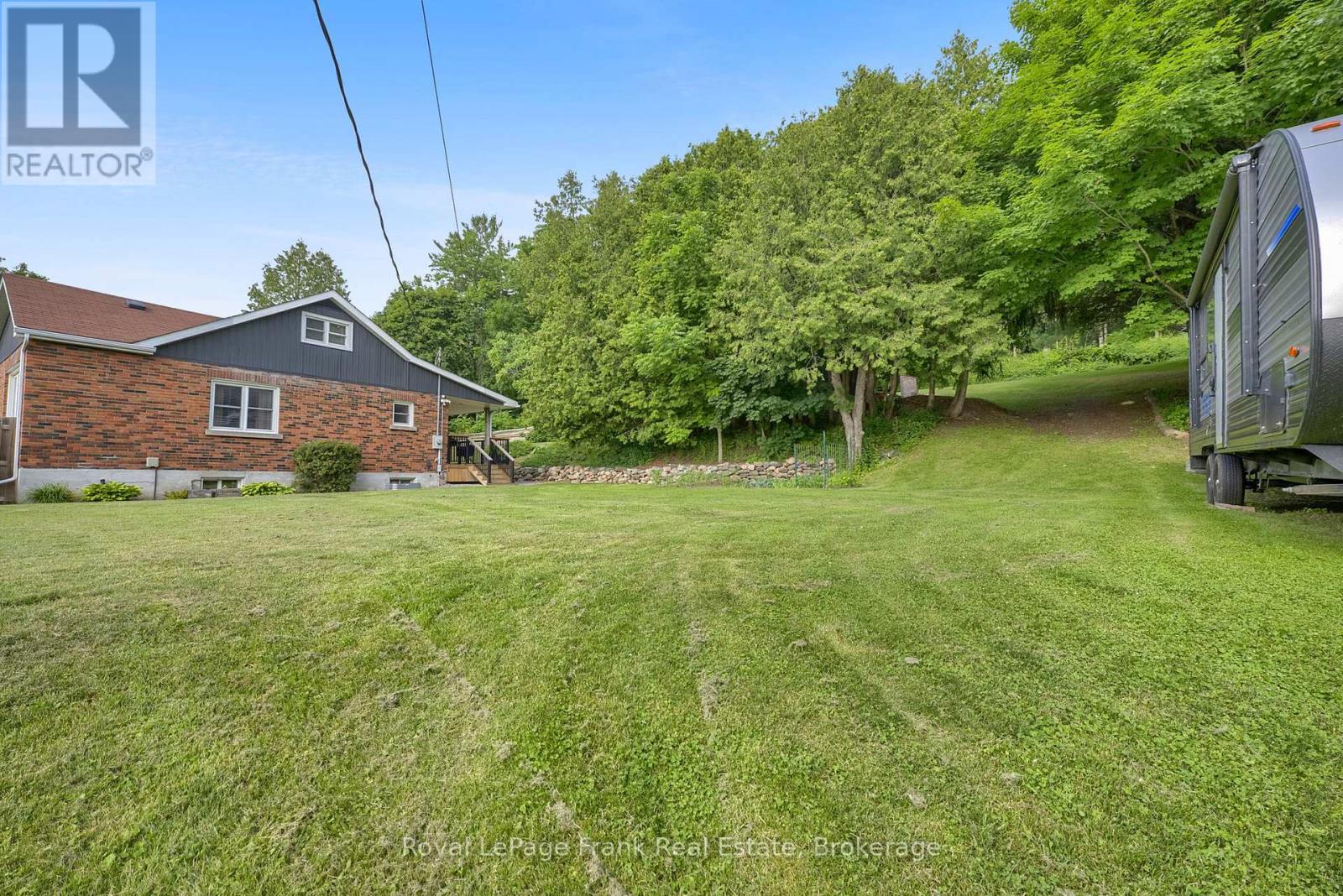 3461 BURNHAM STREET N - Image 41