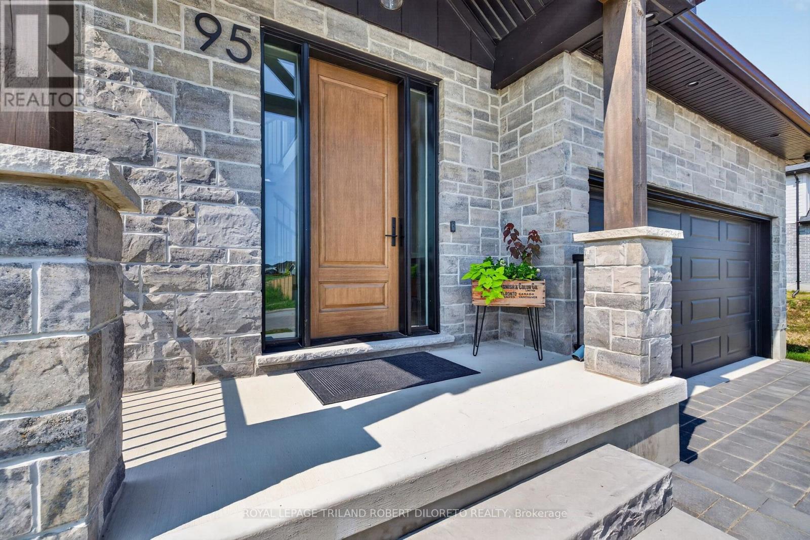 95 ALLISTER DRIVE - 2