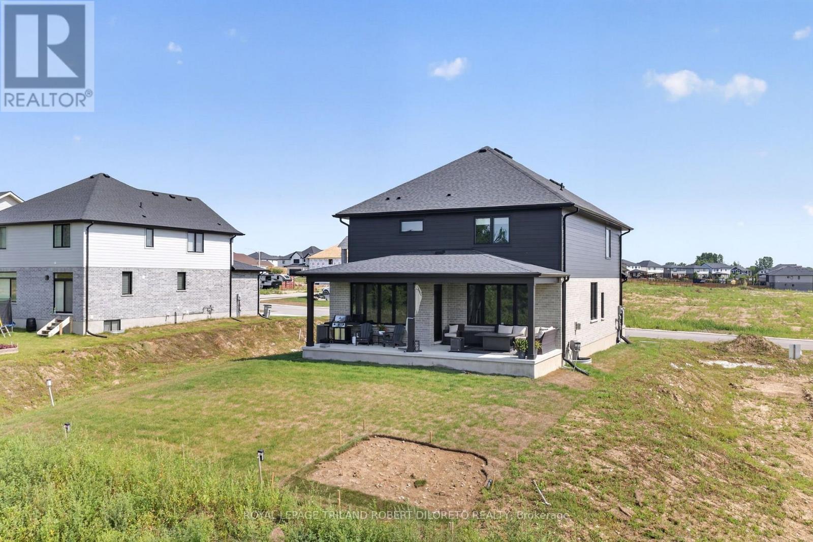95 ALLISTER DRIVE - 40