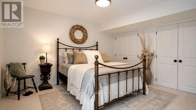 956 TRAILSWAY AVENUE - Image 31