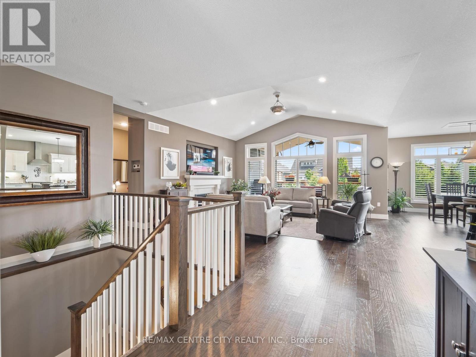 38 ERIN PLACE - Image 11