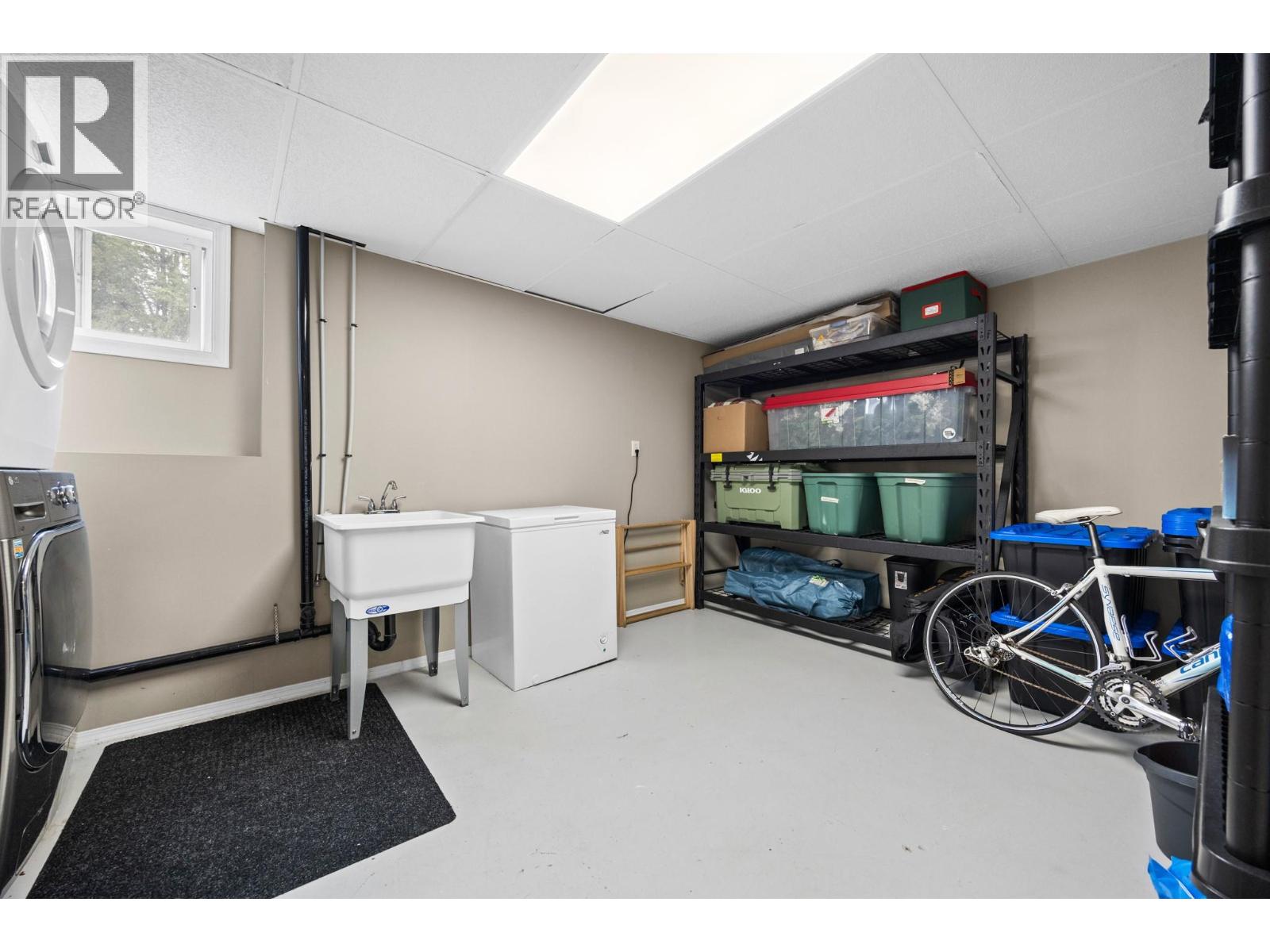 1690 16 Avenue SE - 42