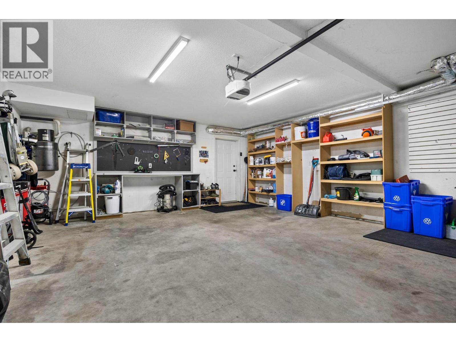1690 16 Avenue SE - 45