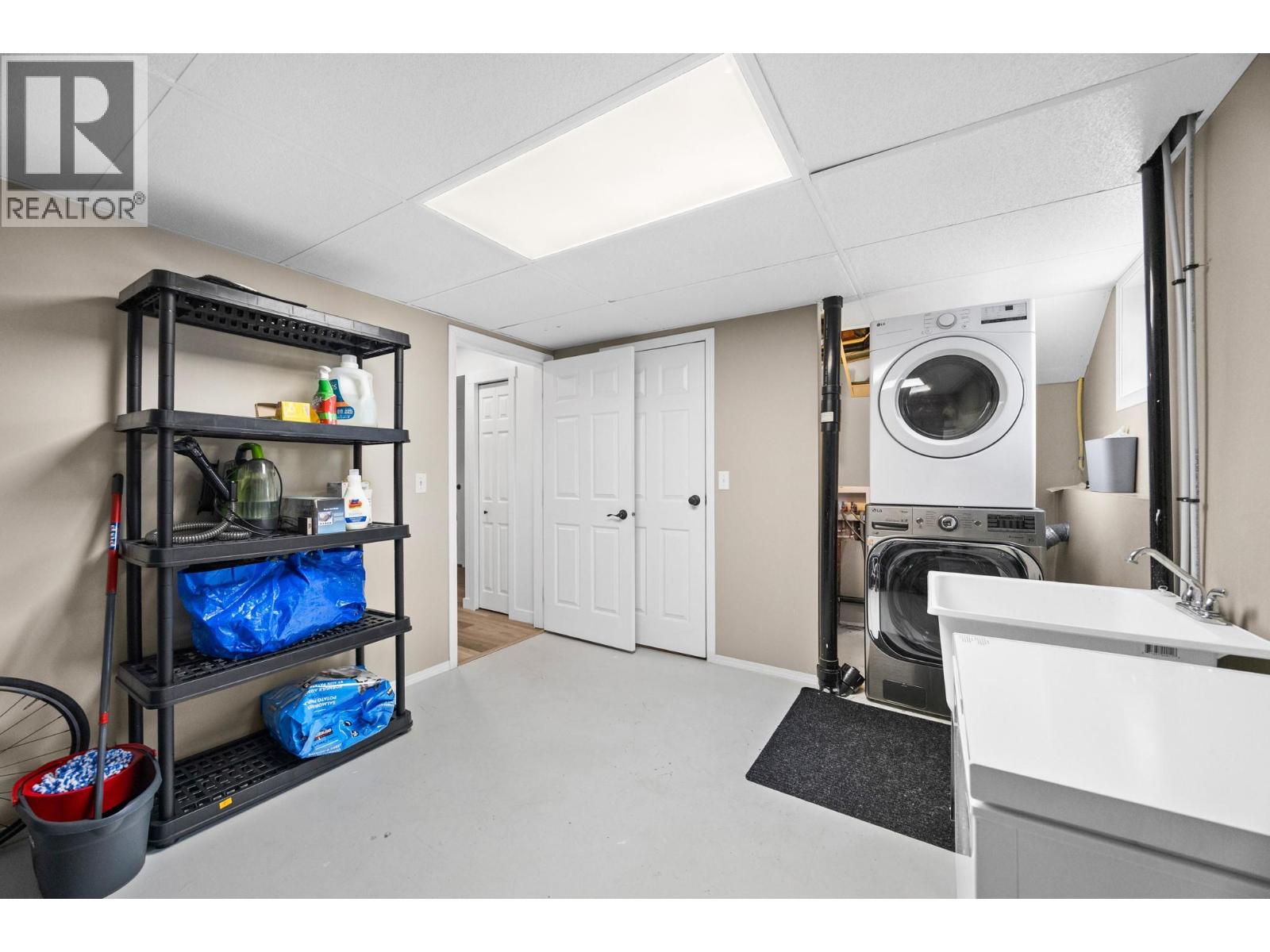 1690 16 Avenue SE - 43