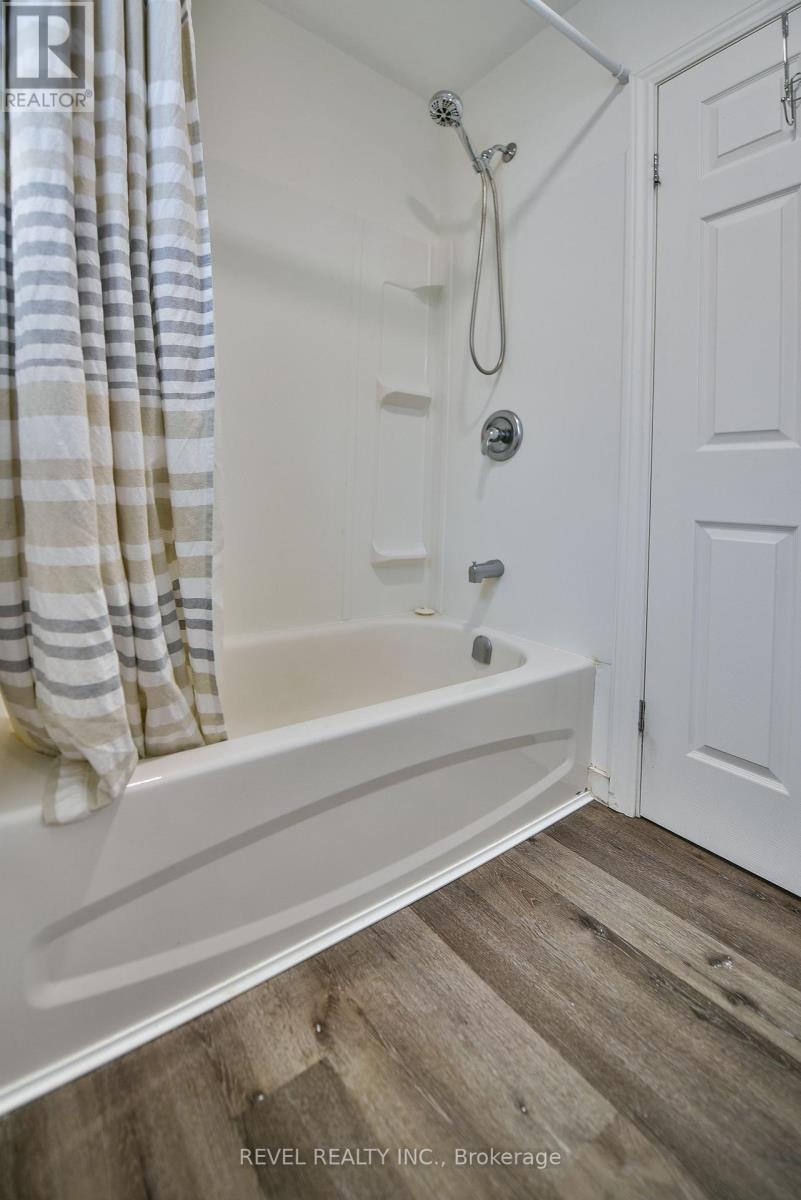 325 BALSAM STREET N - Image 16