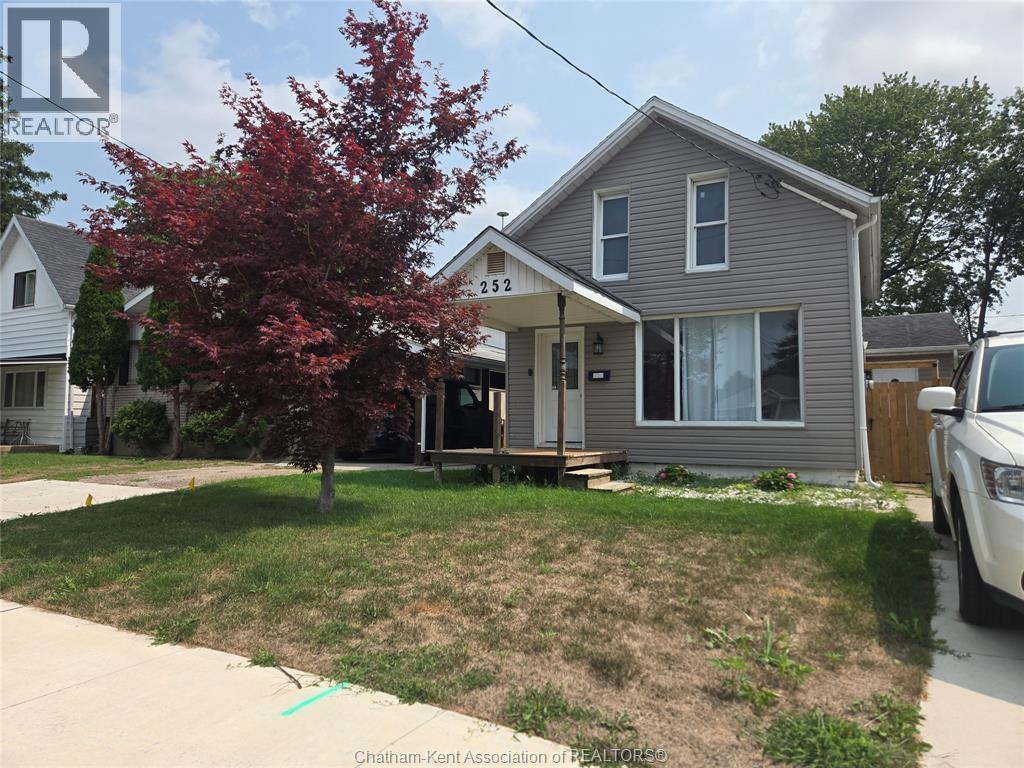 252 Selkirk STREET, Chatham — photo 2