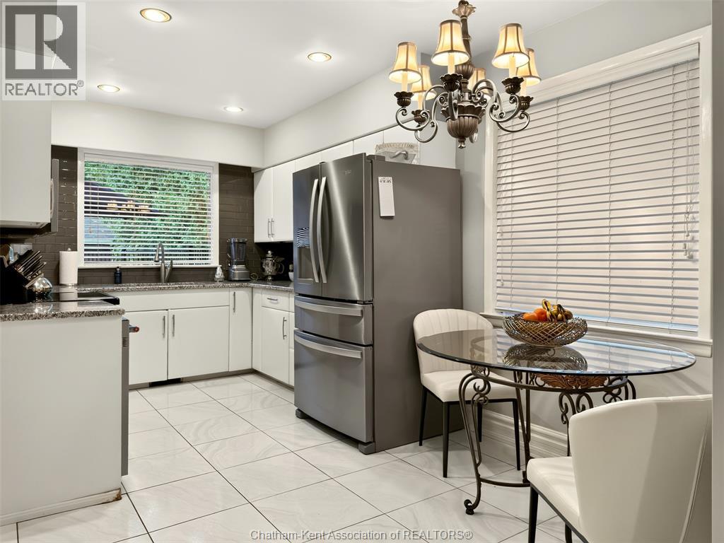 301 VICTORIA AVENUE - 4
