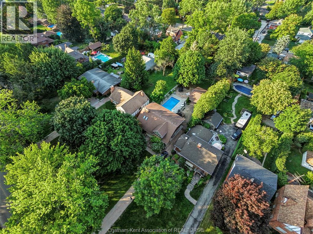 301 VICTORIA AVENUE - 47