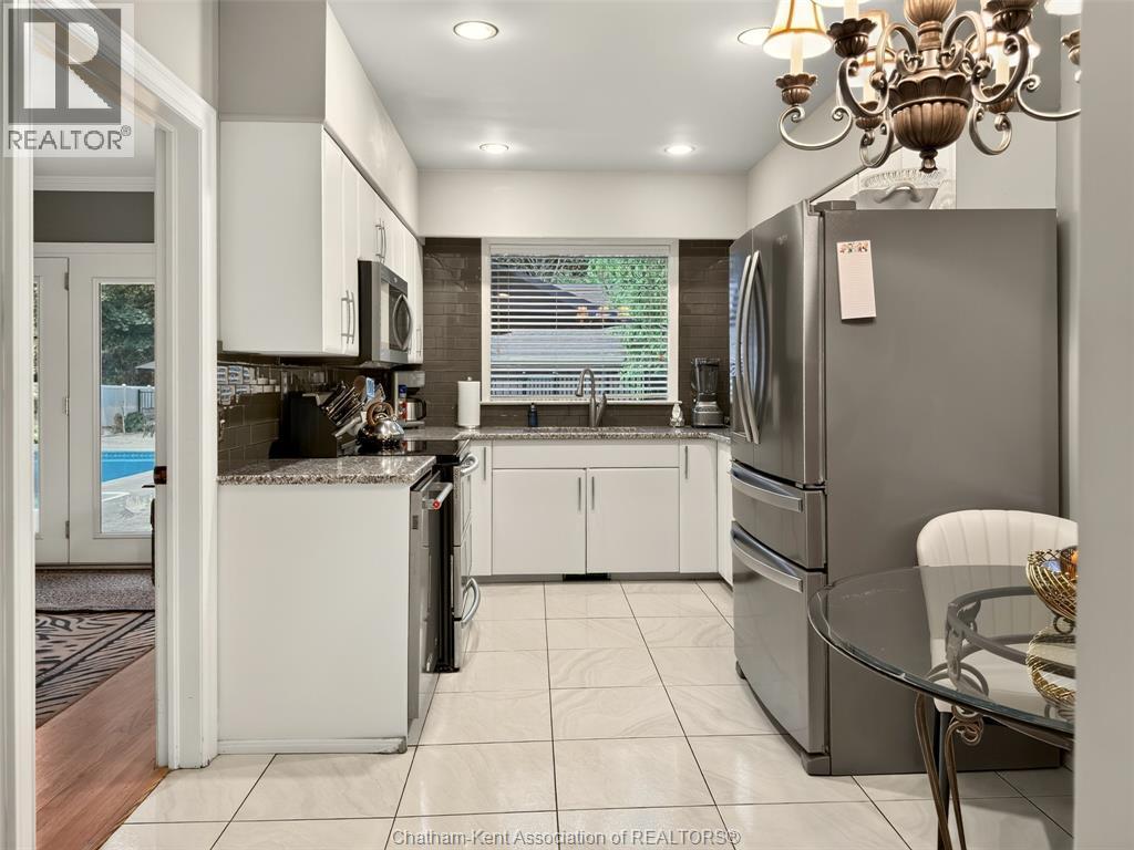 301 VICTORIA AVENUE - 5