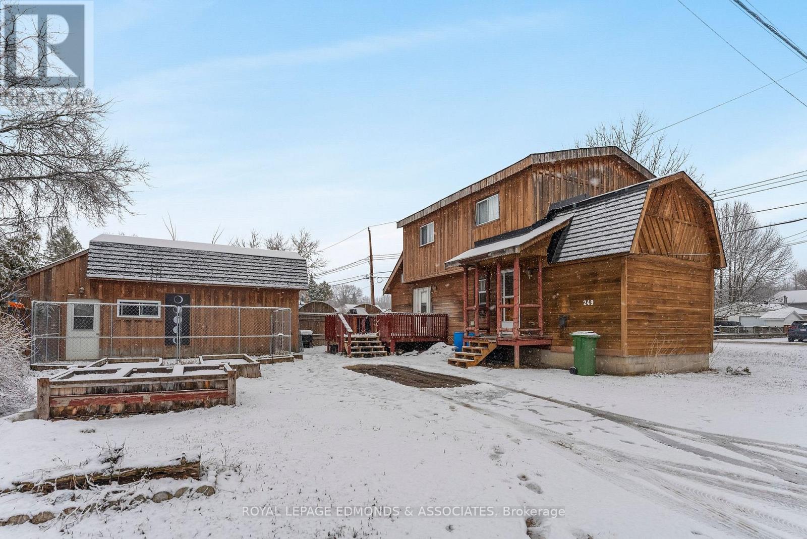 249 WILFRED STREET - 4