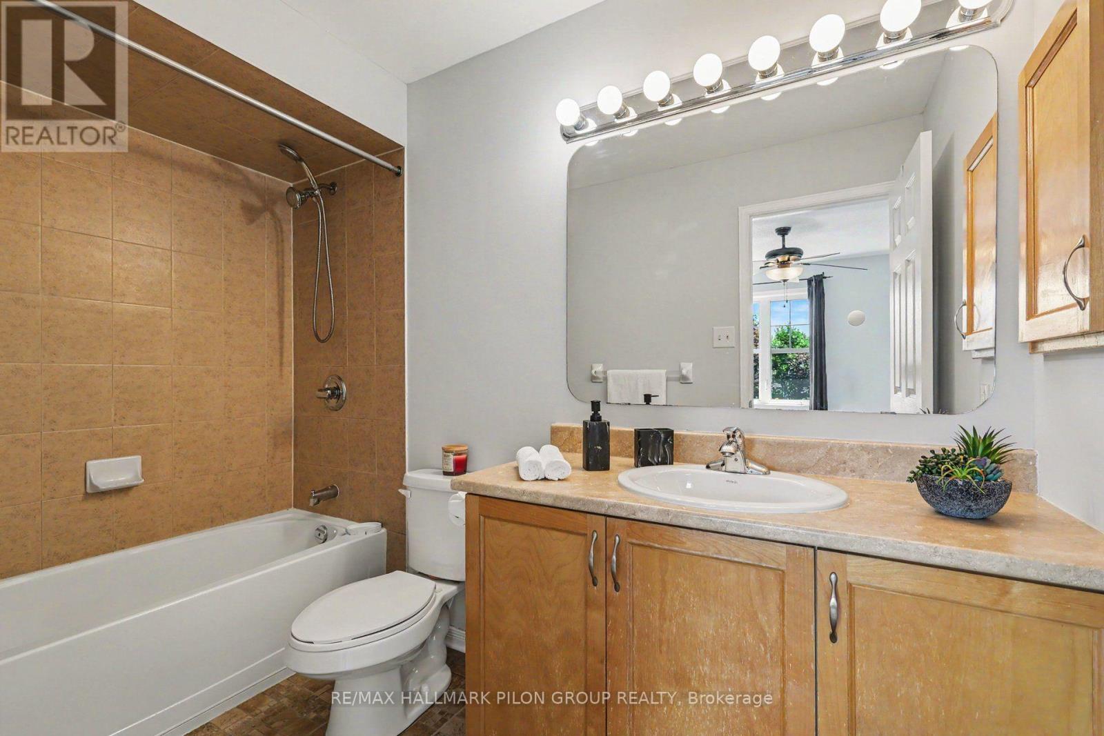 3 Bed, 3 Bath House for Sale in Ottawa – 174 TRAIL SIDE CIRCLE, Ottawa – MLS# X13661092 - Image 12