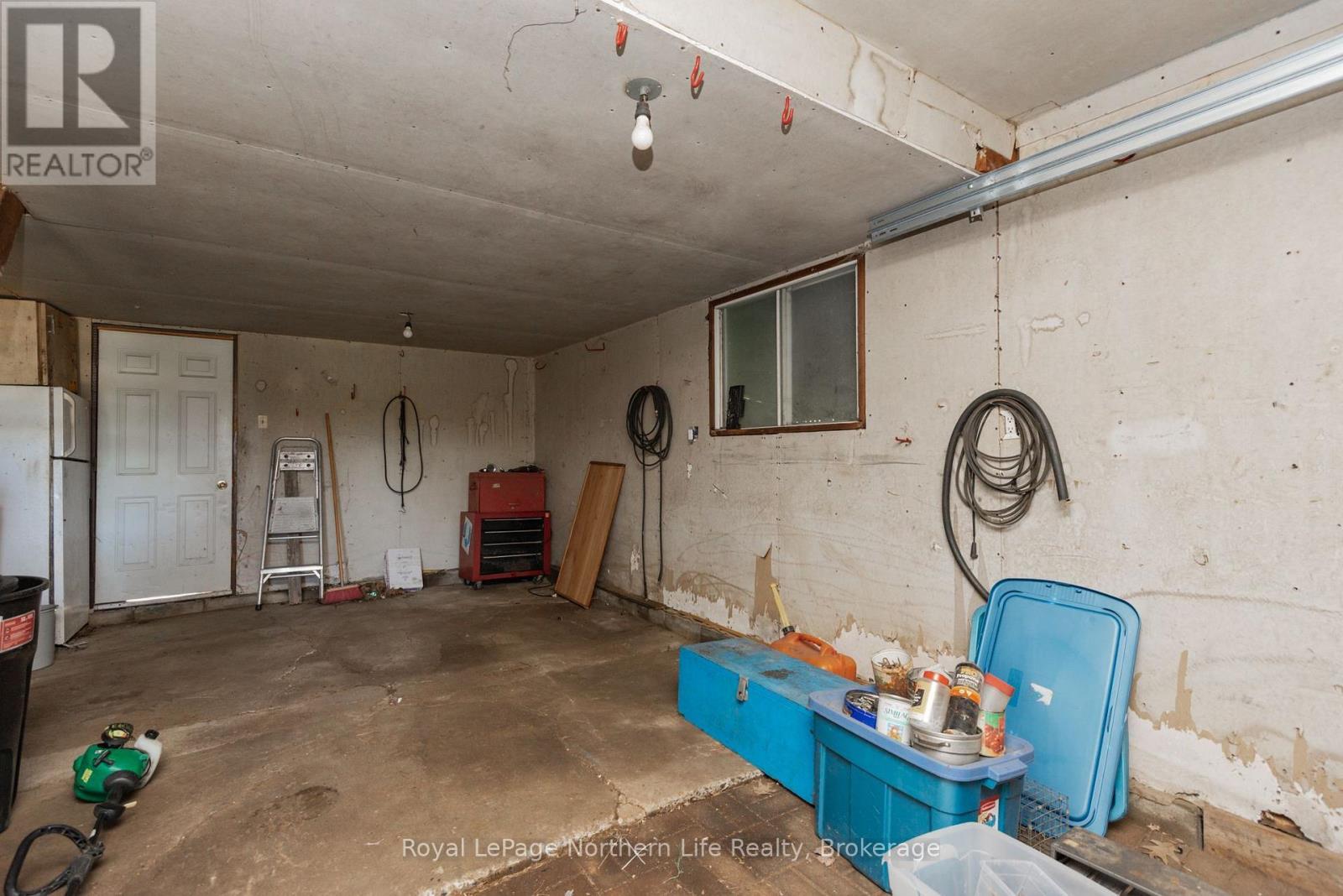 273 DERLAND ROAD - 10