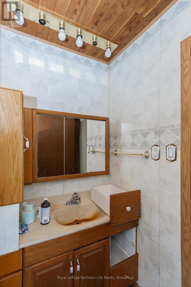 273 DERLAND ROAD - 28
