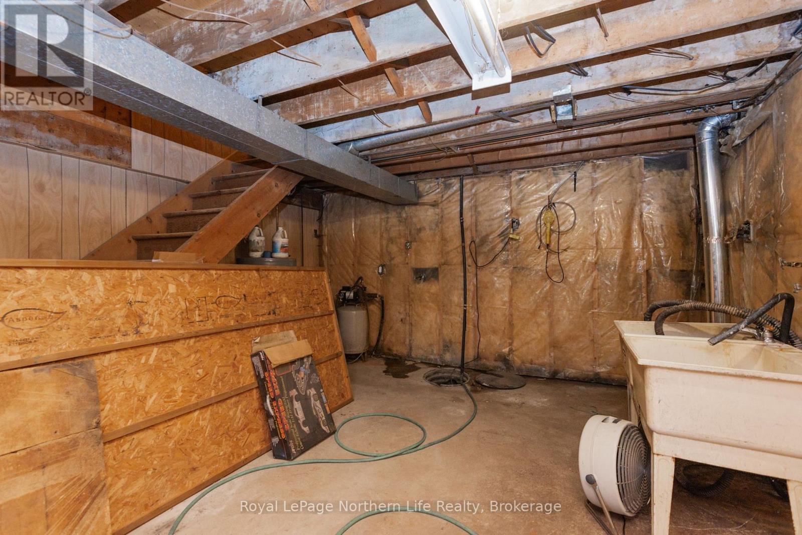 273 DERLAND ROAD - 36