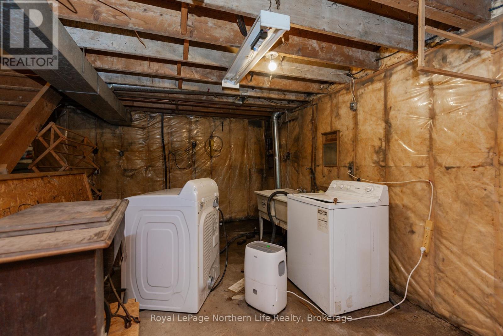 273 DERLAND ROAD - Image 37