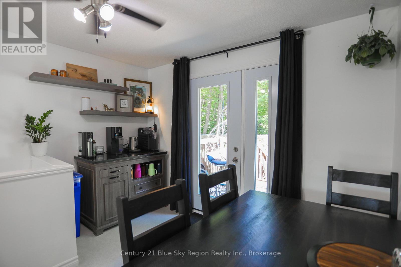 732 AIRPORT ROAD - 19