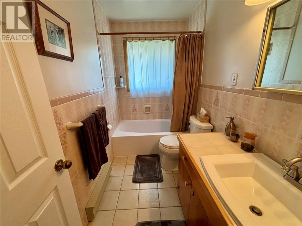 868 Westmount Avenue - 15