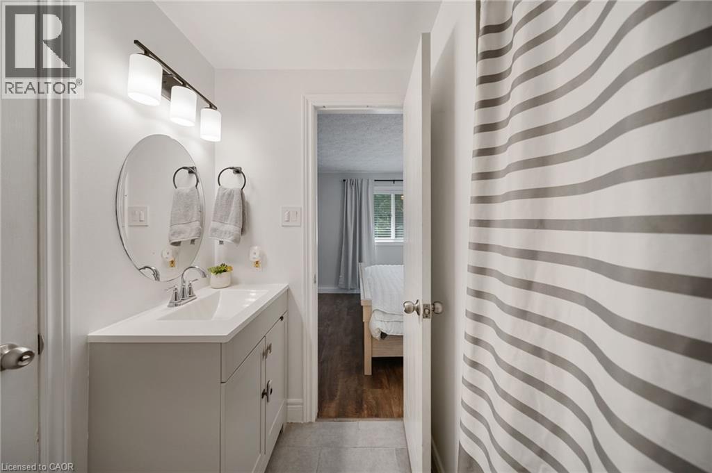 45 FREEMAN Crescent - 23