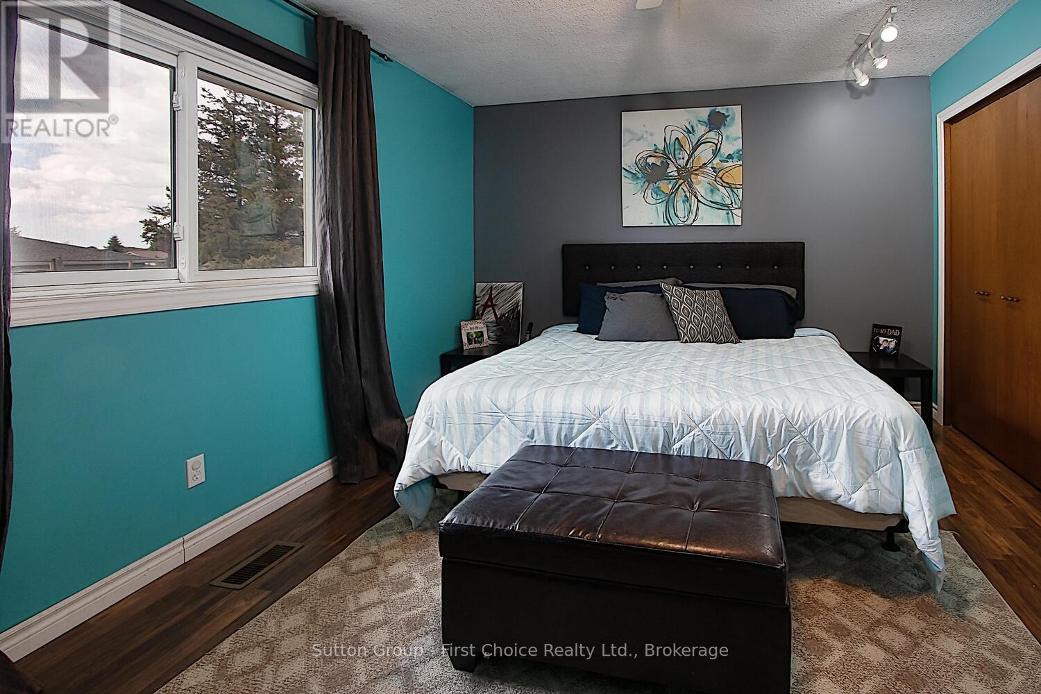 136 NAPIER STREET - 19