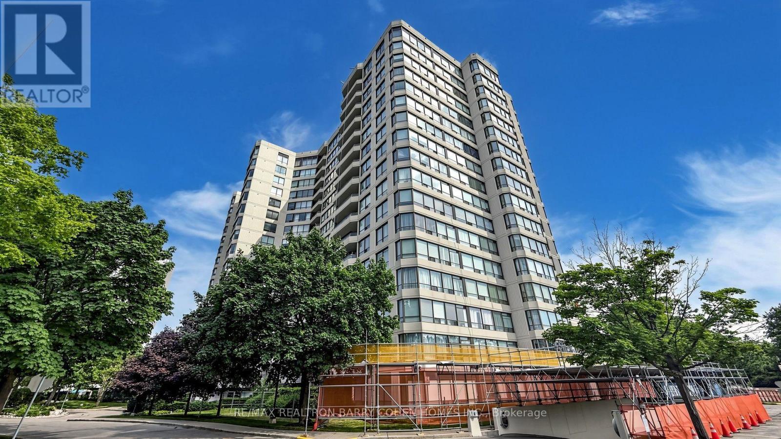 Photo of 1121 Steeles Avenue