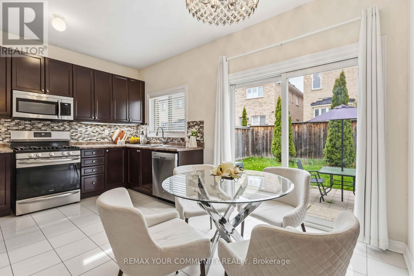 28 CATER AVENUE - 20