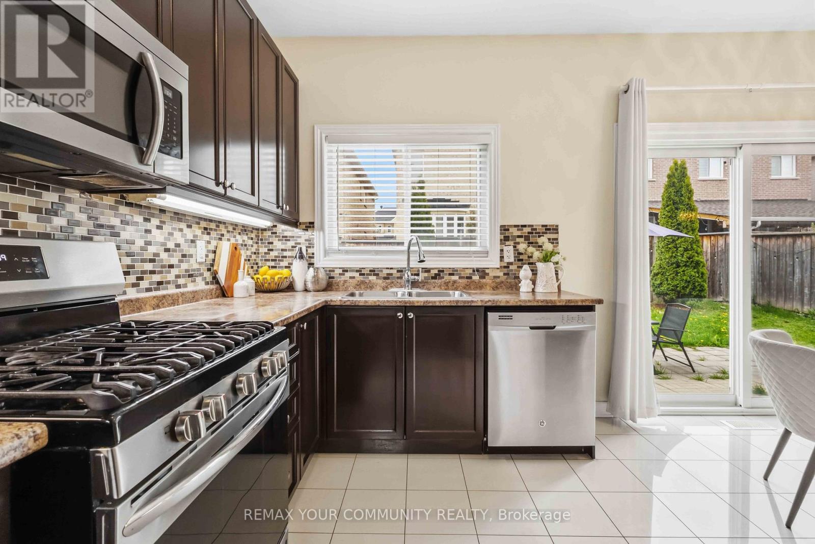 28 CATER AVENUE - 22