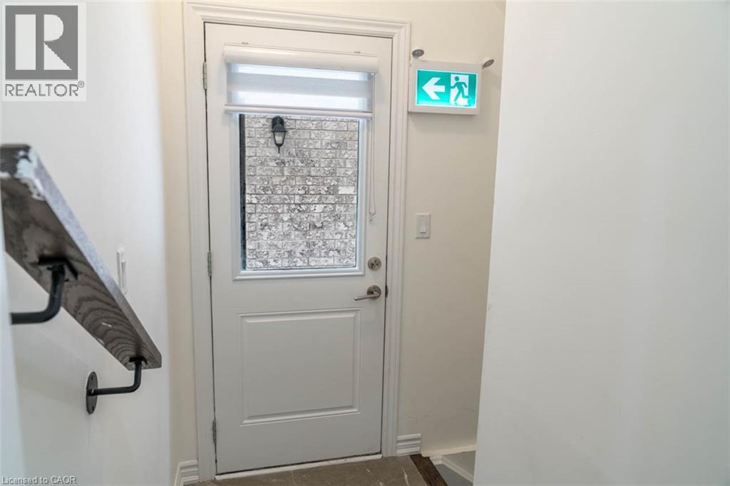 334 THIMBLEWEED Court Unit# LOWER, Milton — photo 3