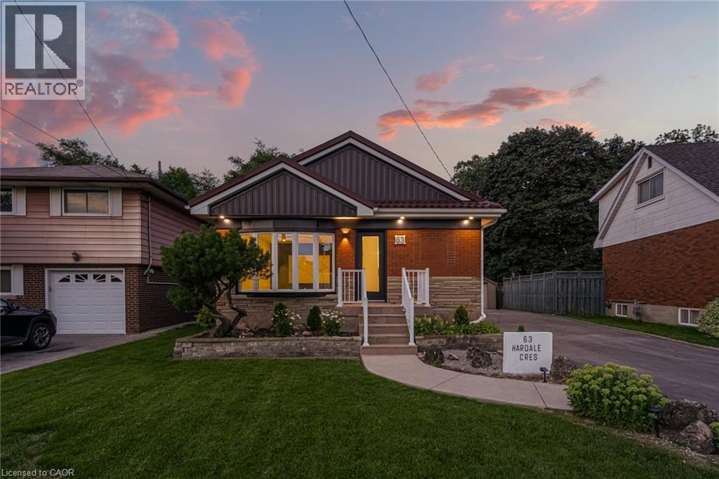 63 HARDALE Crescent - 1