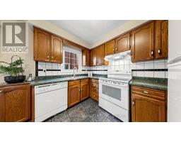 Eating area - 18 Richbell Street, Vaughan, ON L4J5W4 Photo 9