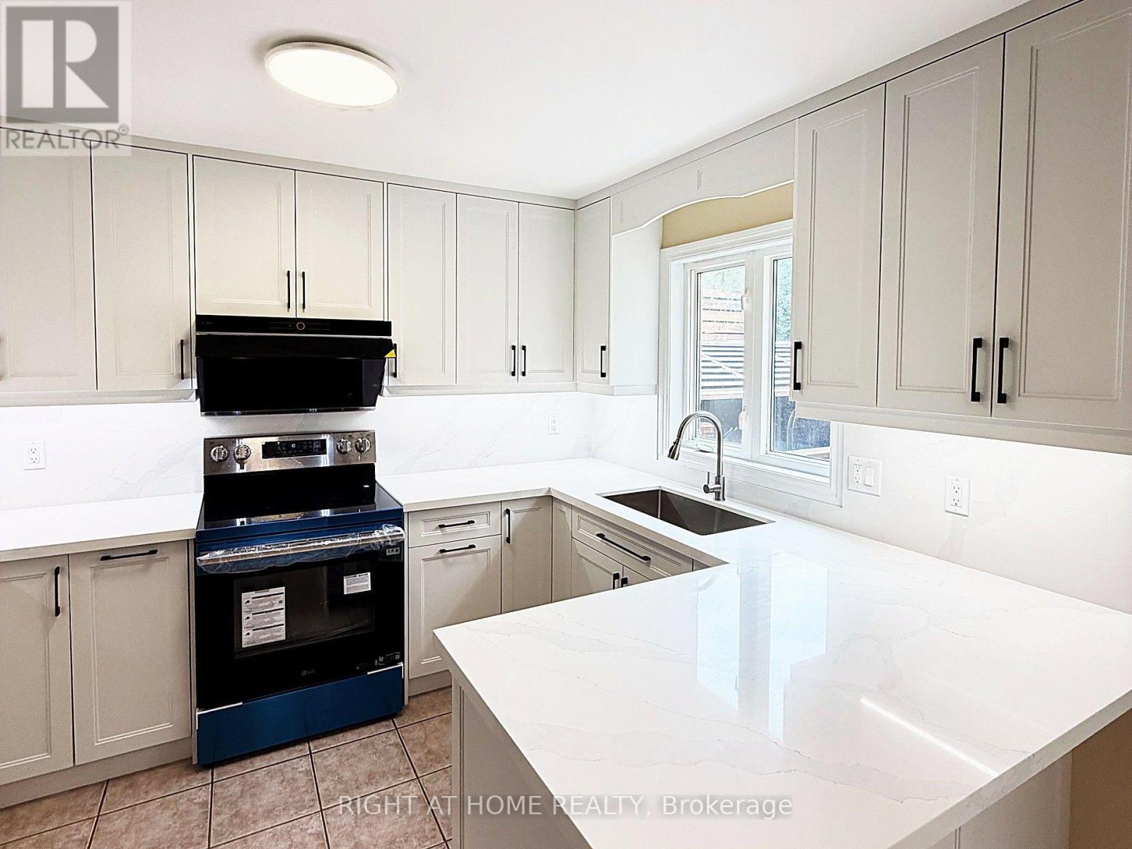 127 HUMBERLAND DRIVE - 10
