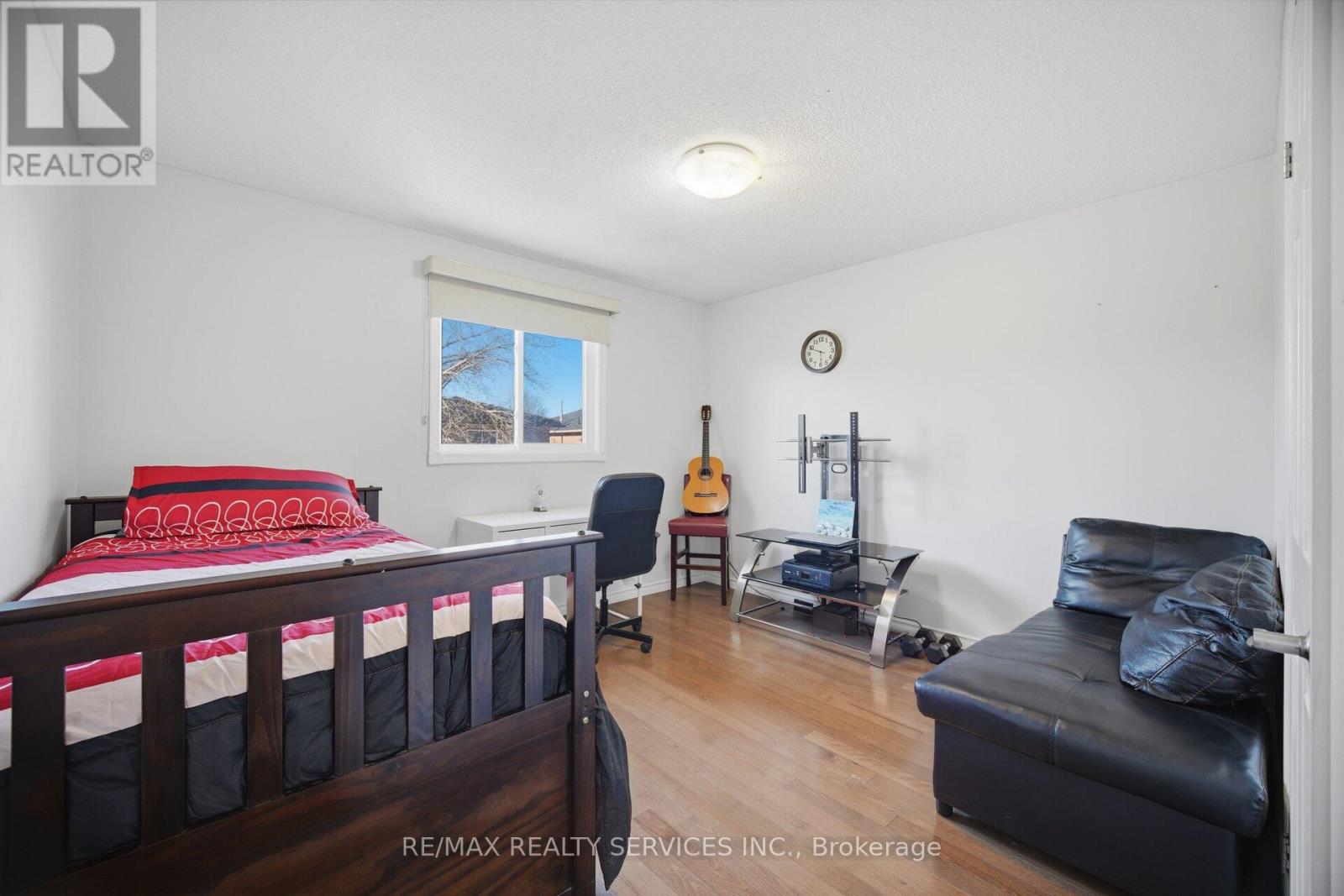 16 LANGHOLM COURT - 20