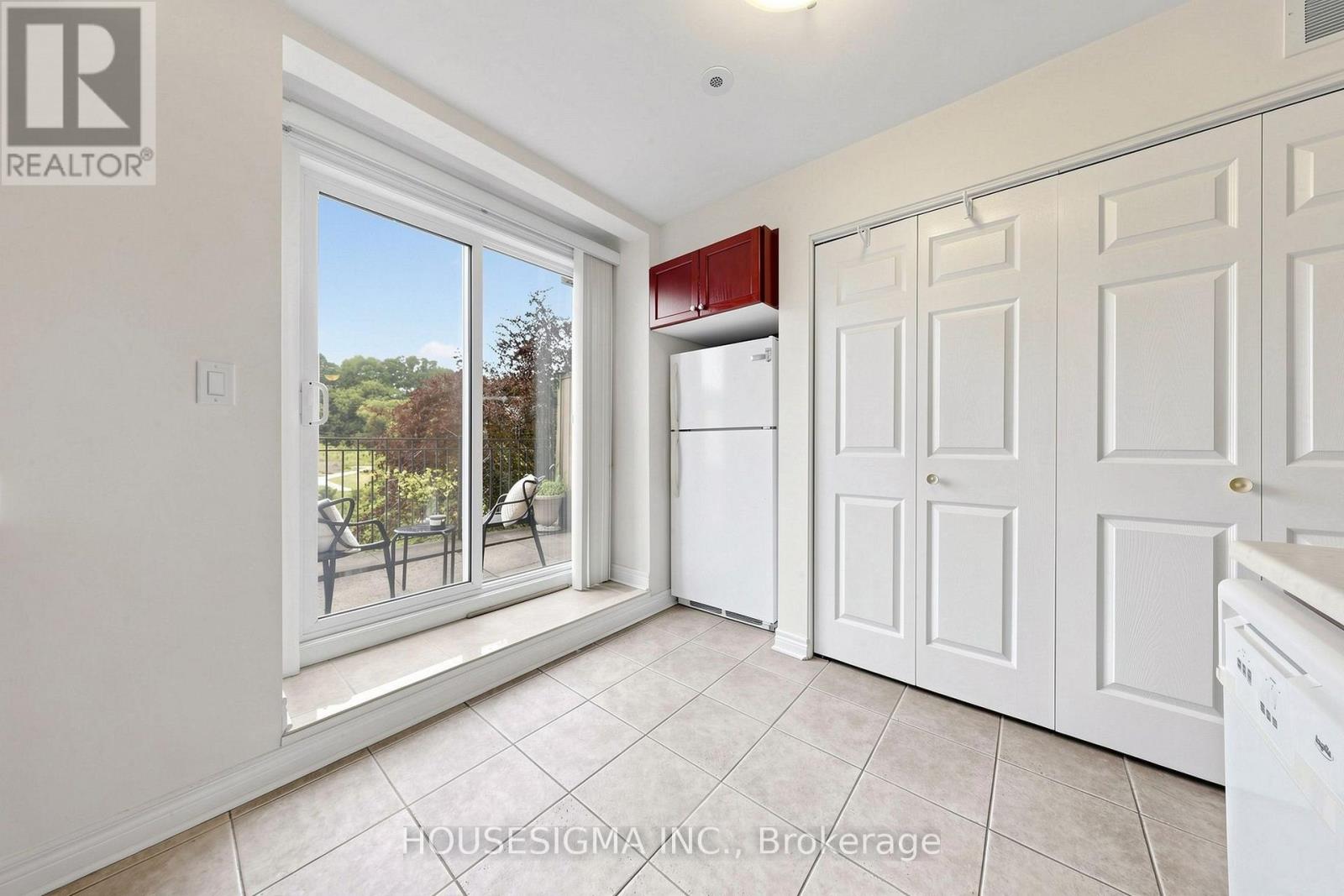 #106 870 JANE STREET - 11