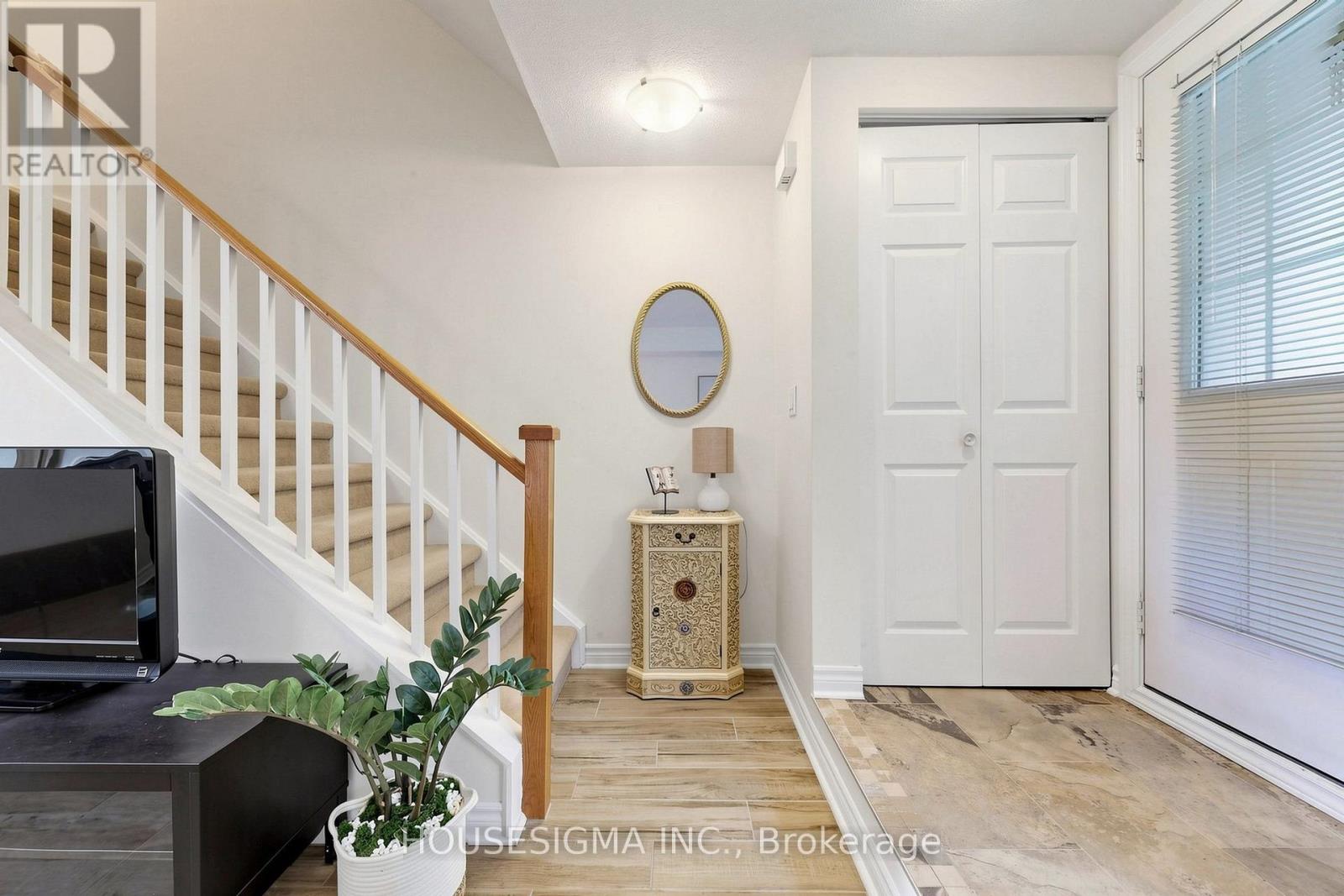 #106 870 JANE STREET - 13