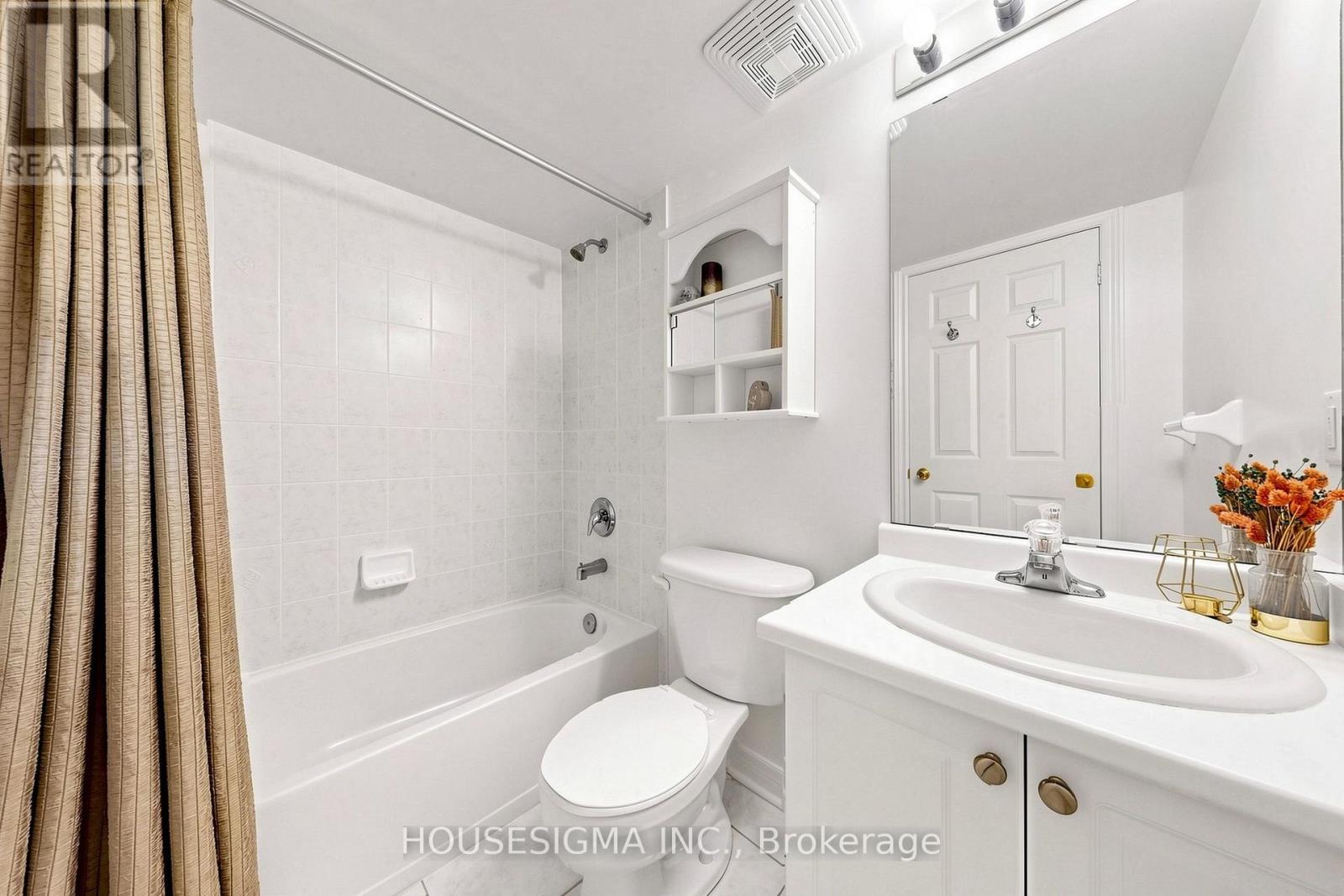 #106 870 JANE STREET - 18