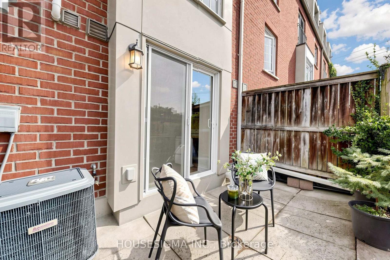 #106 870 JANE STREET - 20