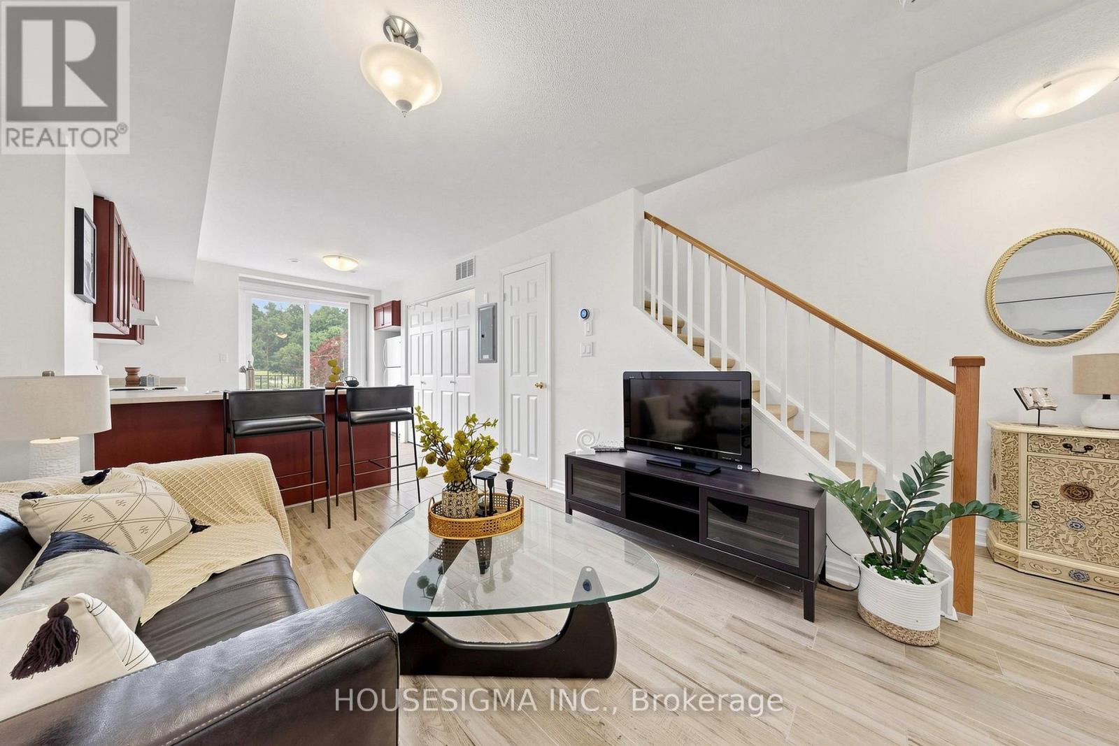 #106 870 JANE STREET - 4