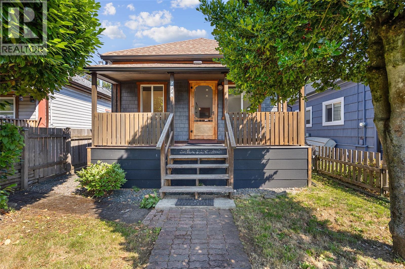 2724 Penrith Ave