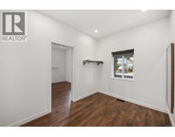 2724 Penrith Ave, Cumberland, BC V0R1S0 Photo 11