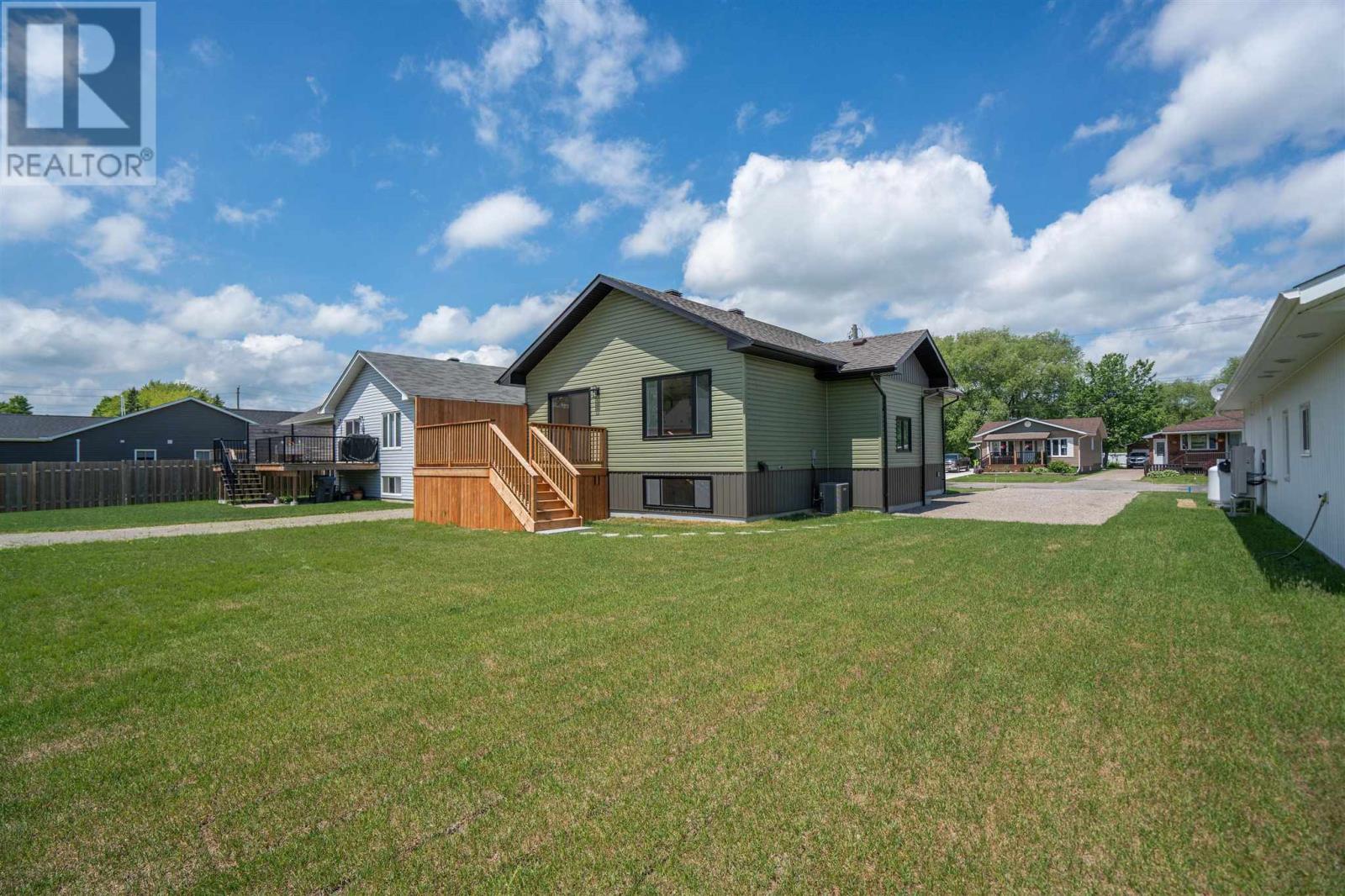 255 East Balfour ST - Image 35