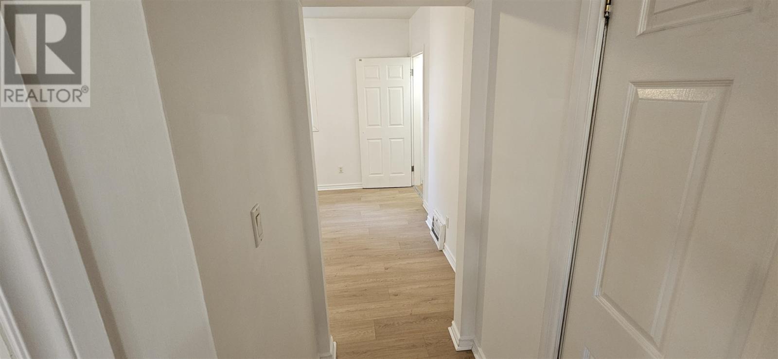 634 Wellington ST - Image 6