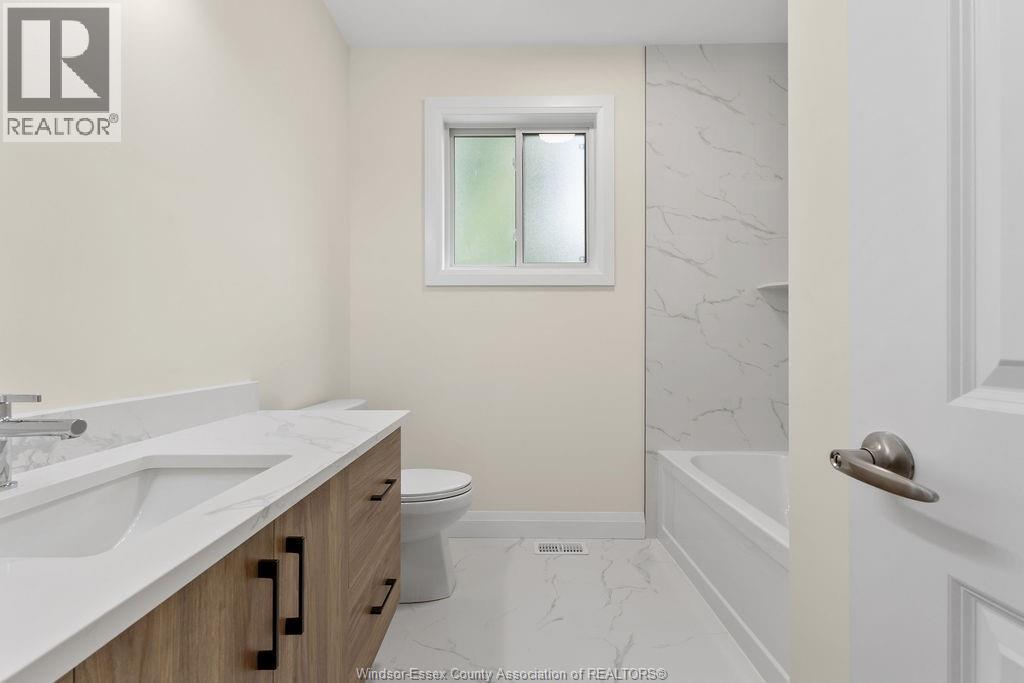 476 RAILWAY AVENUE - 11
