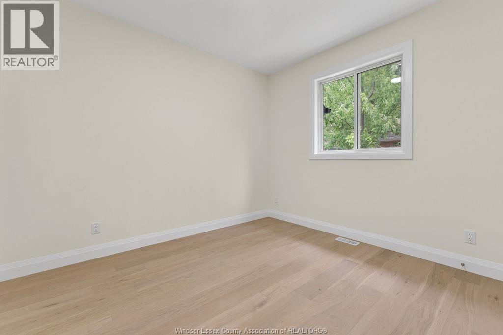 476 RAILWAY AVENUE - 7
