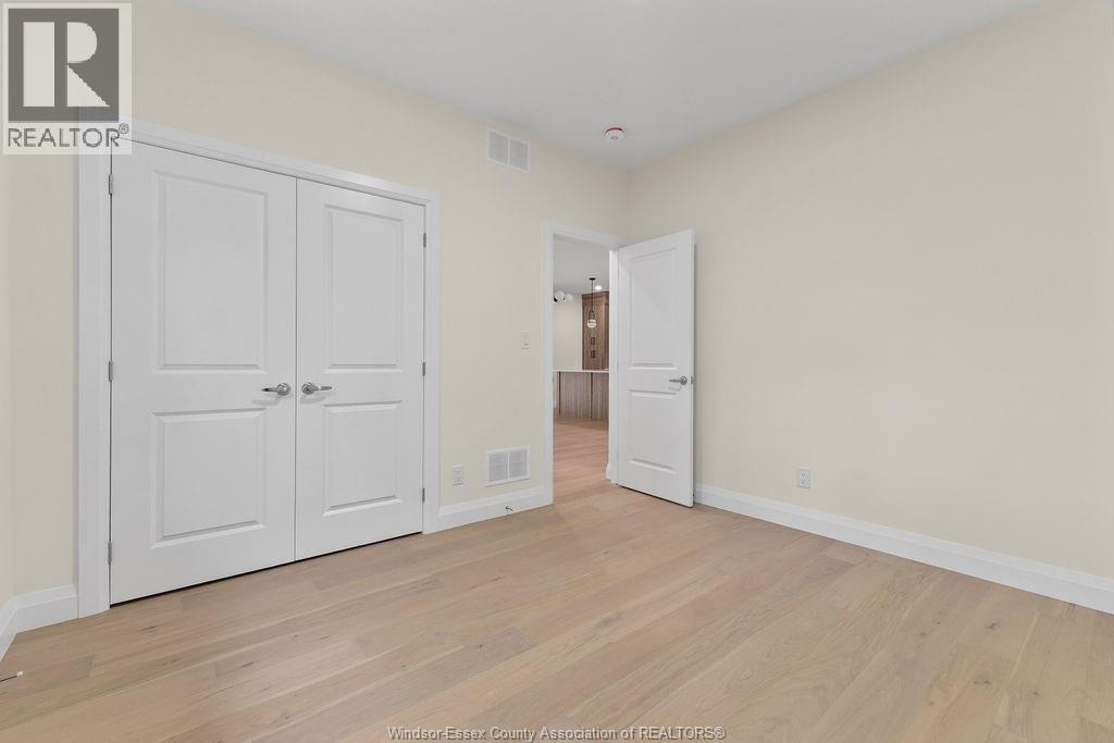476 RAILWAY AVENUE - 8
