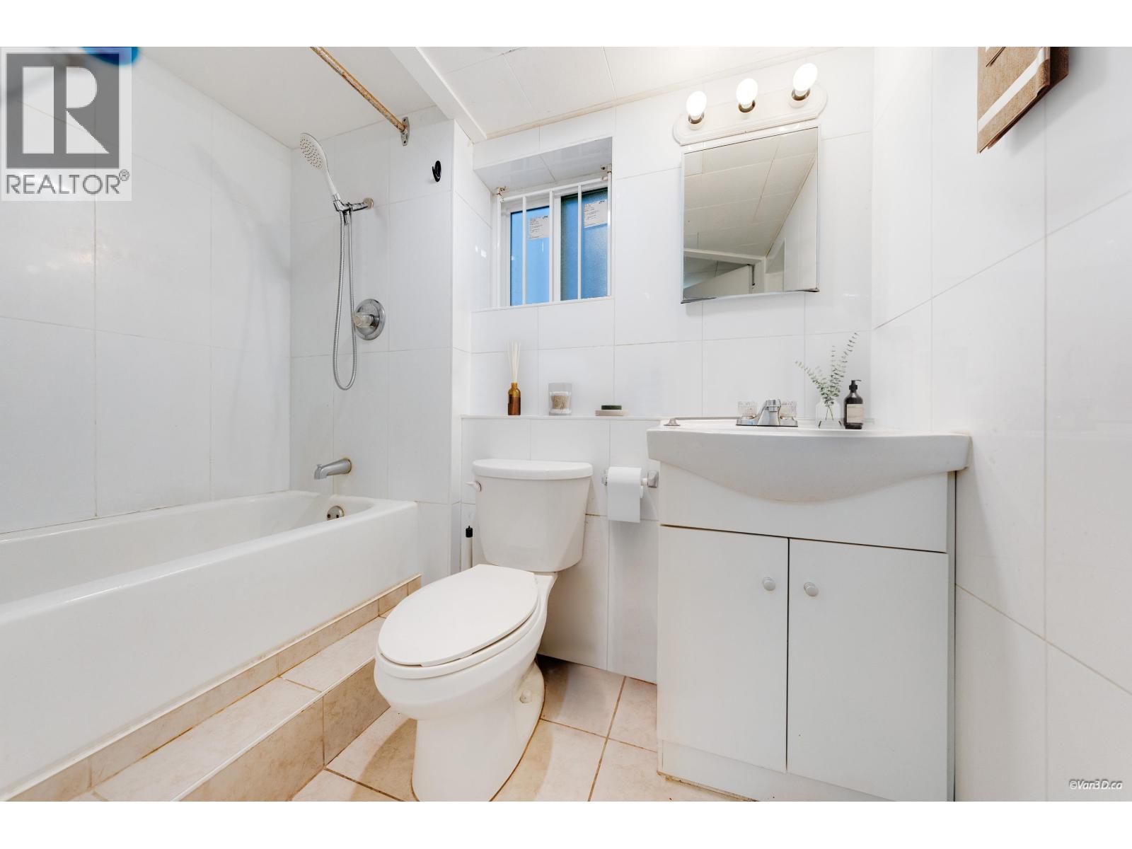 5 Bed, 2 Bath House for Sale in Vancouver – 3342 ADANAC STREET, Vancouver – MLS# R3154594 - Image 13