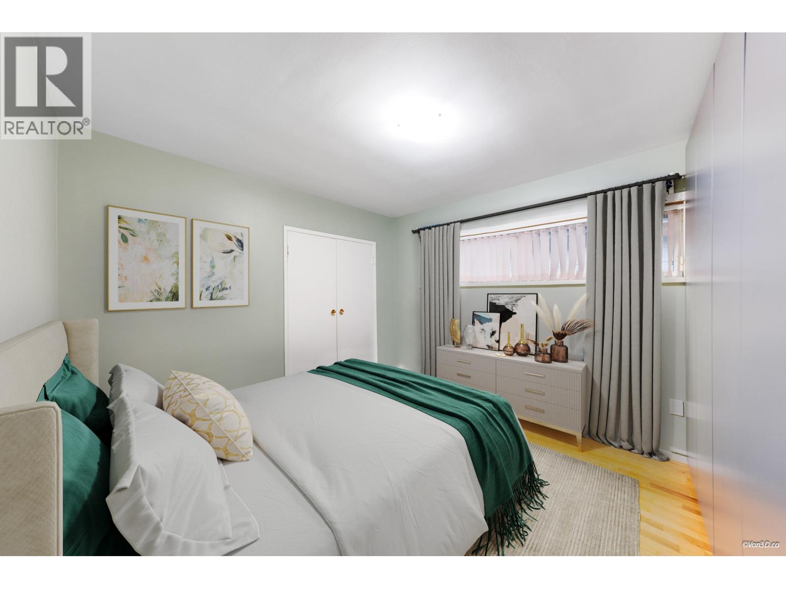 5 Bed, 2 Bath House for Sale in Vancouver – 3342 ADANAC STREET, Vancouver – MLS# R3154594 - Image 5