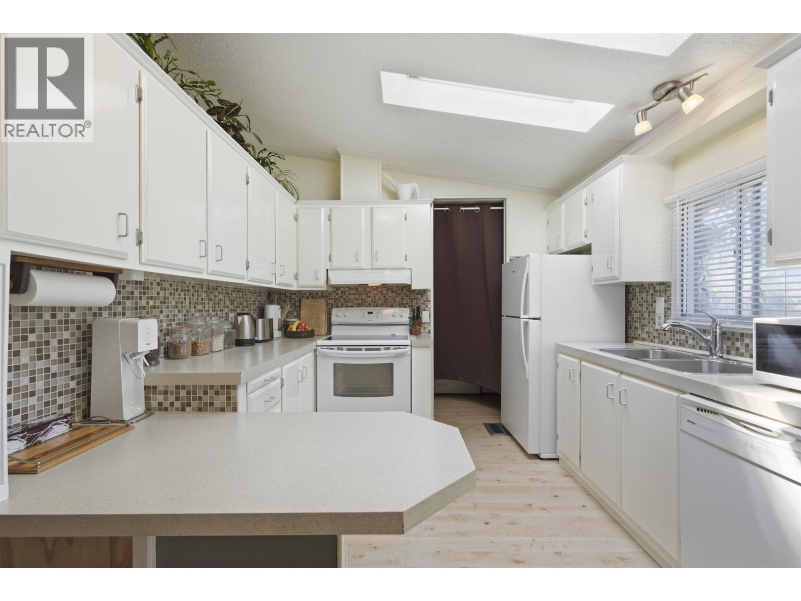 3 Bed, 2 Bath Apartment for Sale in Coquitlam – 162 145 KING EDWARD STREET, Coquitlam – MLS# R3154614 - Image 8