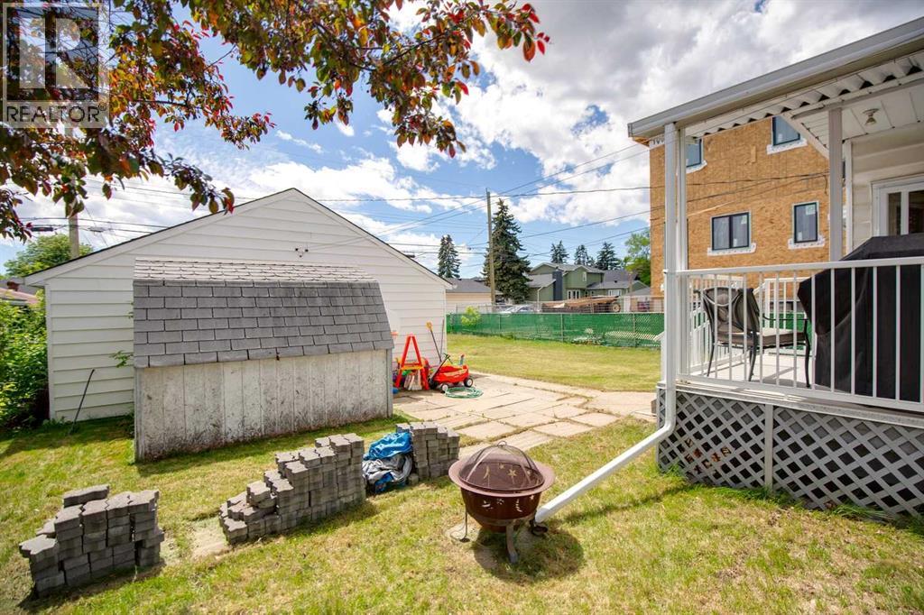 833 20 Avenue NW - 21